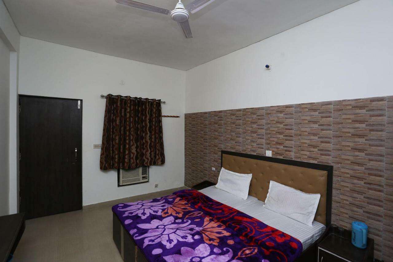 Hotel Shyam Palace Agra  Ngoại thất bức ảnh
